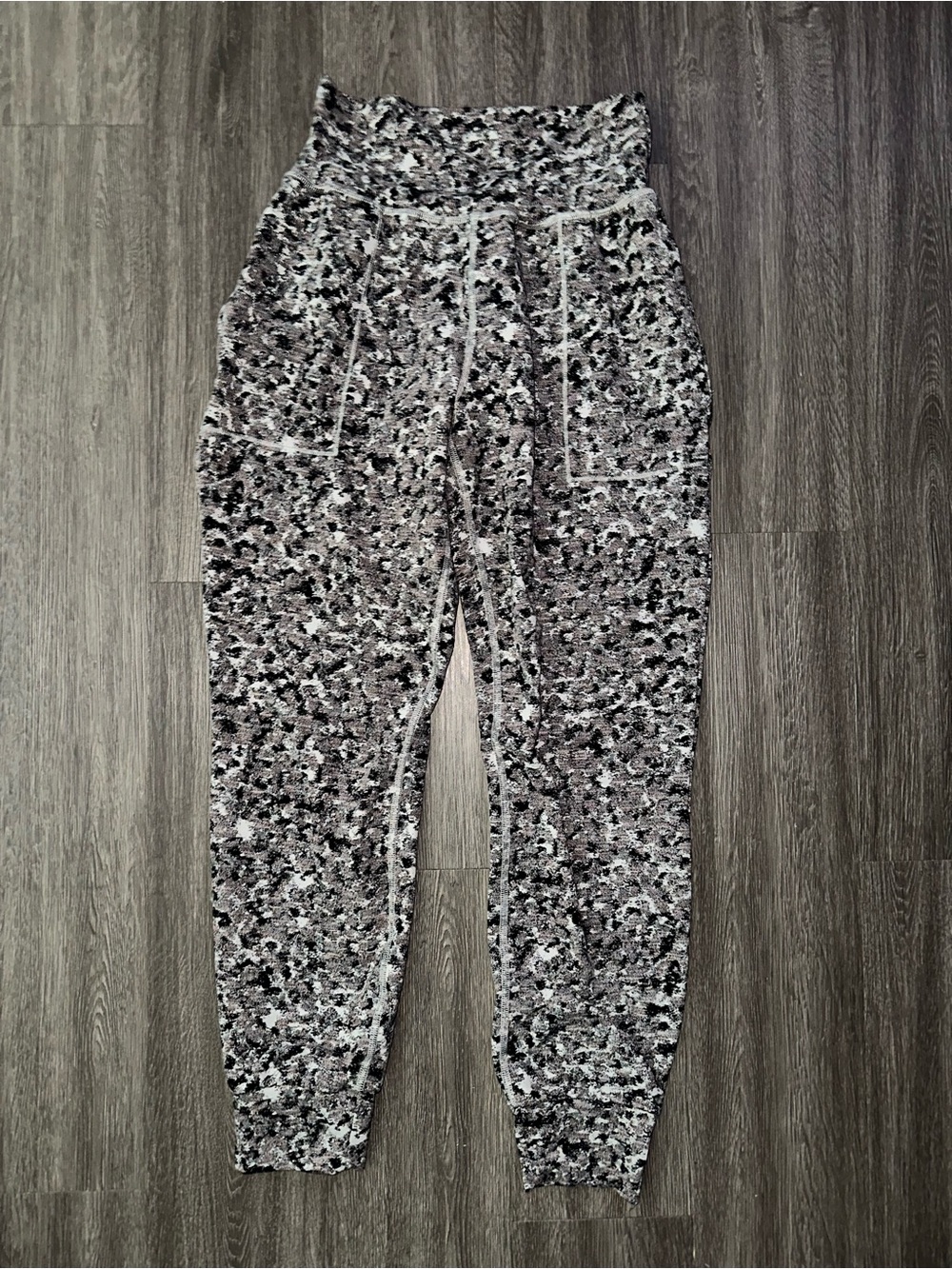 Athleta salutation textured jogger *Meadow Decadent Chocolate *